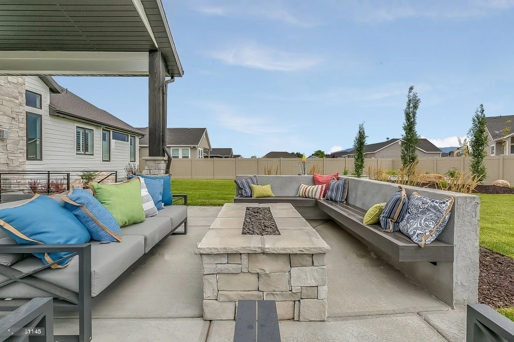 outdoor fire pit and patio ideas