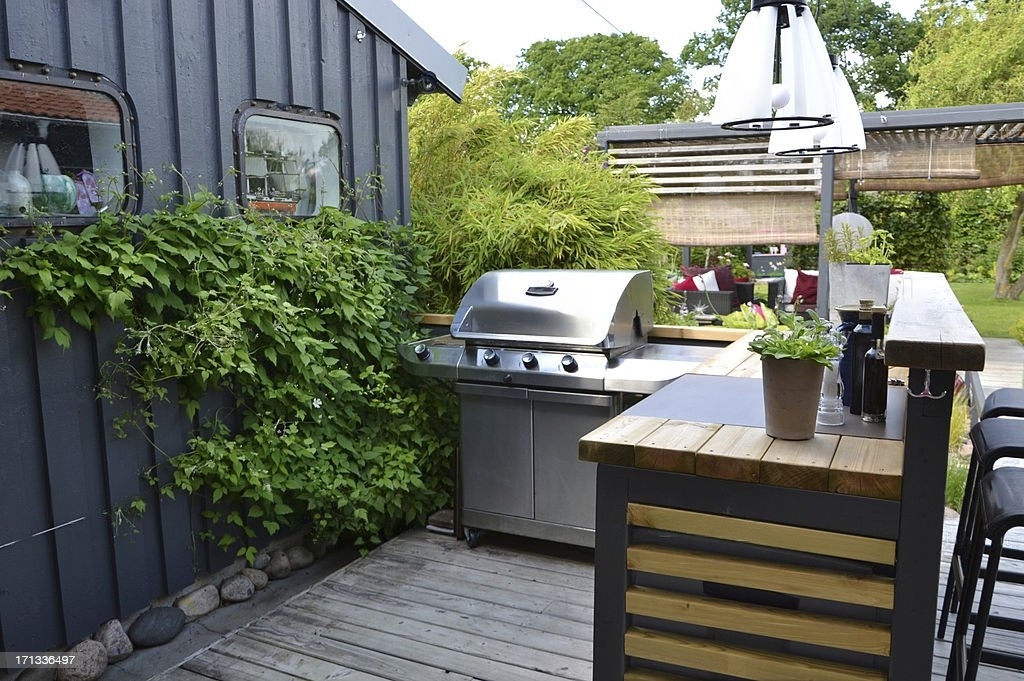 modern outdoor kitchens