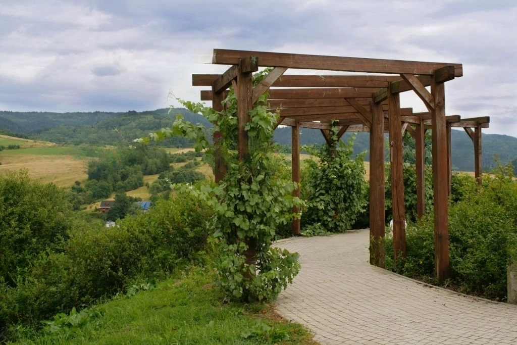 Aluminum pergola