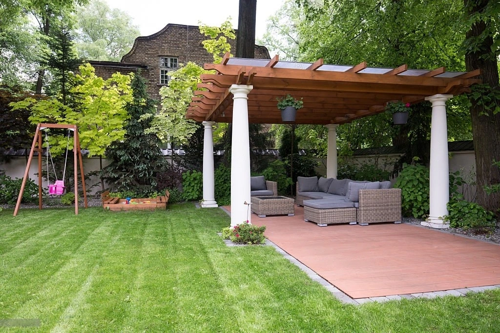 pergola swings