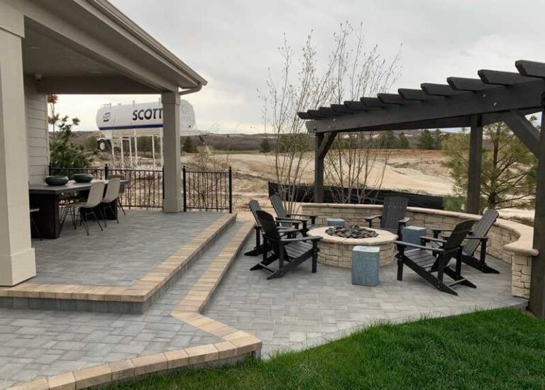 Covered Patio Lounge